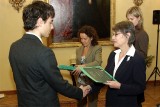 Britská velvyslankyně J.E. Linda Duffield slavnostně předala diplomy absolventům Programu EDIE za rok 2008