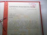 Dokument o založení Evropského sdružení studentů práva (ELSA), respektive jeho - tehdy ještě československé - pobočky (Foto Michaela Přílepková)